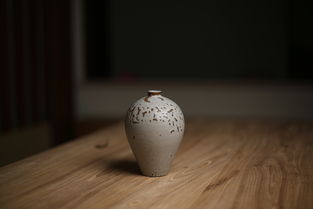 原创手工粗陶花插 器世界的诗性，家居插花的文艺哲思